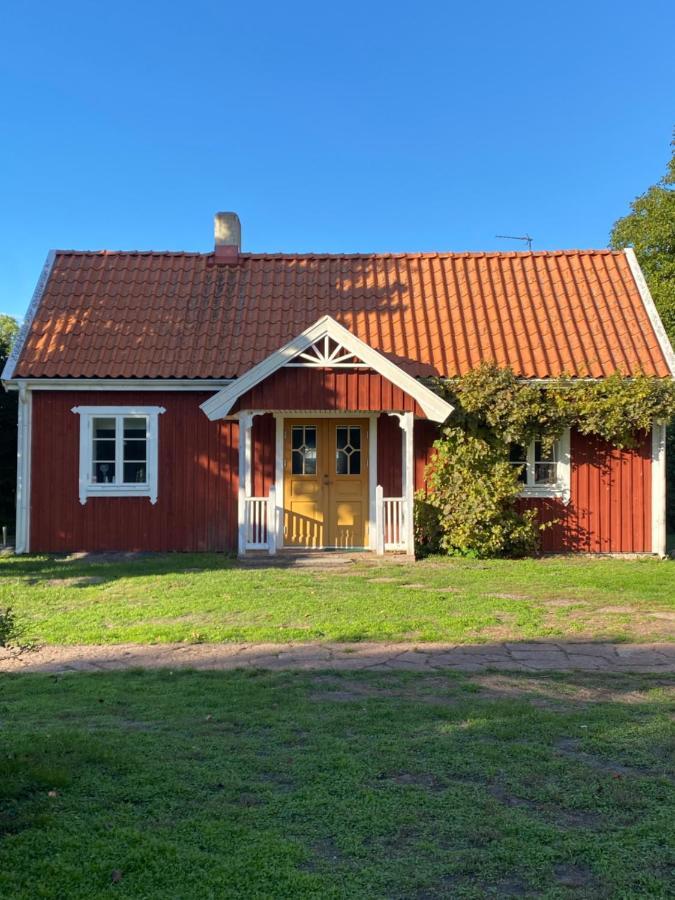 Bo I Egen Stuga Pa Haerlig Oelandsgard 科平维克 外观 照片
